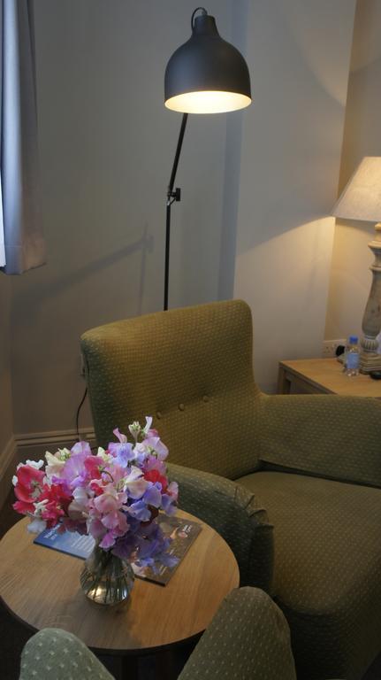 Abergavenny Hotel Bagian luar foto