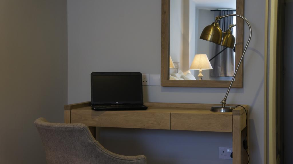 Abergavenny Hotel Bagian luar foto